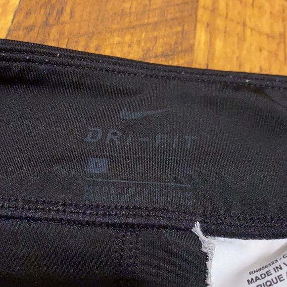 Black Nike leggings - Picture 4 of 4